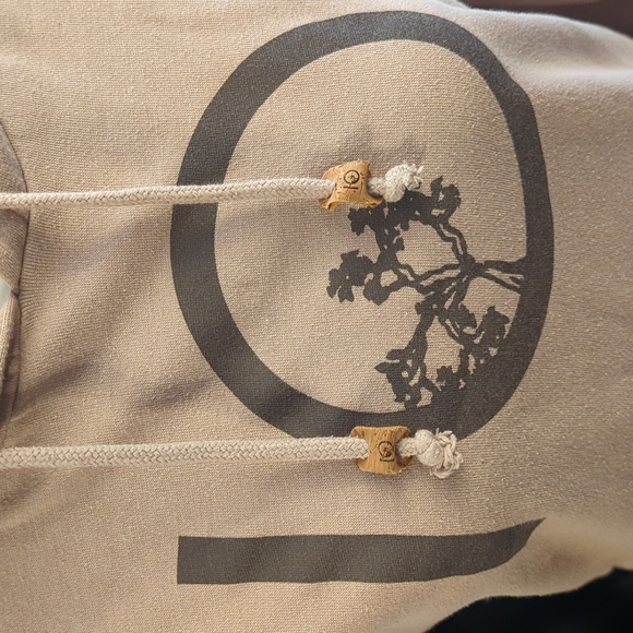 tentree women's hoodie - Picture 3 of 3